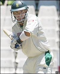Herschelle Gibbs begins to show some of the form that he enjoyed on South Africa's tour of England in 2003