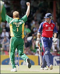 Shaun Pollock takes the wicket of Marcus Trescothick