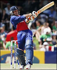 Geraint Jones makes 20 for England