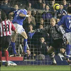 Walter Pandiani moves from Deportivo La Coruna and makes a dream start