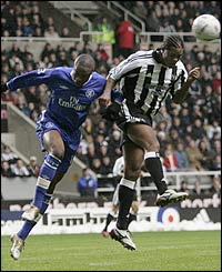 Patrick Kluivert scores