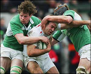 England's Joe Worsley is shackled by Malcolm O'Kelly and Paul O'Connell