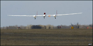 Plane touches down in Kansas (AP)