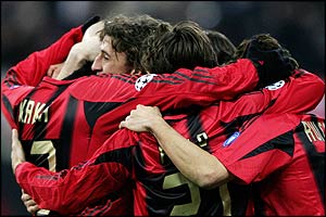 Hernan Crespo is congratulated by team-mates
