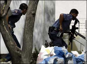 Police snipers in Manila, Philippines - 14/3/05