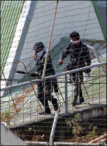 Filipino elite commandos - 15/3/05