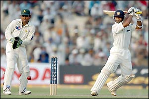 Rahul Dravid falls just before the close having made a total of 110