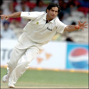 Irfan Pathan fields during a hot day in Bangalore
