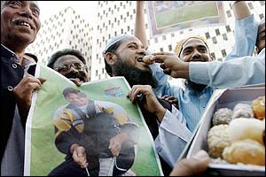 Pakistan fans celebrates beating India