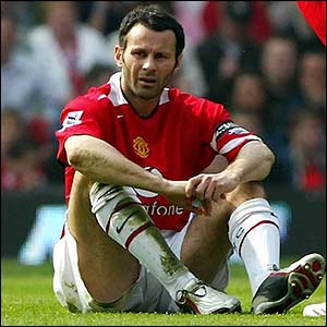 Ryan Giggs looks dejected