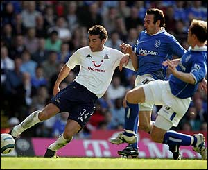 Stephen Kelly scores his first goal for Spurs