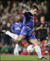 Joe Cole's shot from the edge of the area gives Chelsea the lead