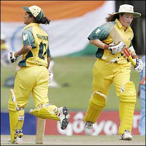 Sthalekar and Rolton scamper between the wickets as they build a fine partnership