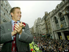 Jonny Wilkinson on top of bus in Regent St