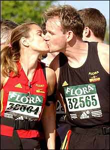 Gordon Ramsey kisses wife before Marathon