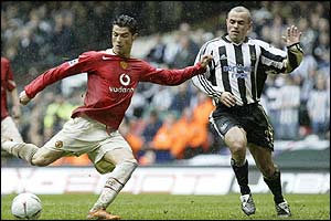 Cristiano Ronaldo's goal gives Manchester United a 4-1 lead