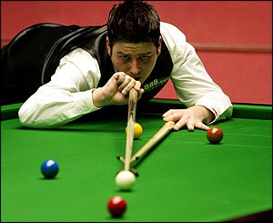 Matthew Stevens using the rest
