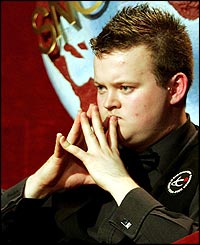 Murphy loses the first two frames of the evening session