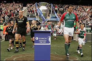 Wasps v Leicester: Lawrence Dallaglio and Martin Johnson lead their sides out