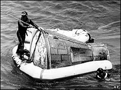 Navy divers recover the Gemini V capsule