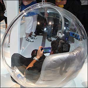 Bubble chair at E3