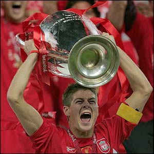 Steven Gerrard lifts the Champions League trophy for Liverpool