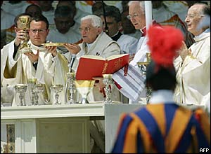 Pope Benedict XVI celebrates mass in Bari