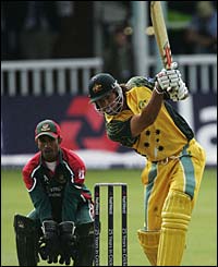 Andrew Symonds smashes another four