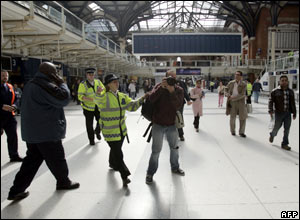 Police evacuate Liverpool Street Station