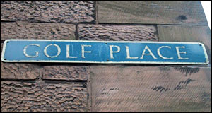 Street sign for Golf Place