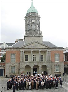 Taoiseach Bertie Ahern and members of the Irish Parliament outside Dublin Castle