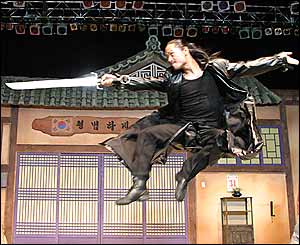 Ye-Gam Inc Korea (picture courtesy of Edinburgh Festival Fringe)