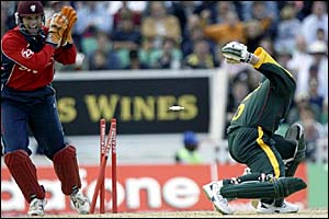 Carl Gazzard stumps Darren Maddy off the bowling of Ian Blackwell