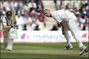 Michael Clarke and Simon Jones