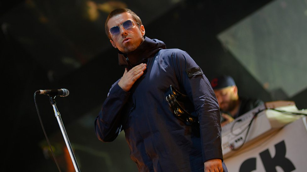 [WATCH] Liam Gallagher plays Wonderwall at Reading 2017