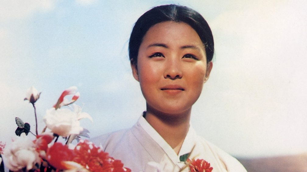 Hong Yong-hee in The Flower Girl