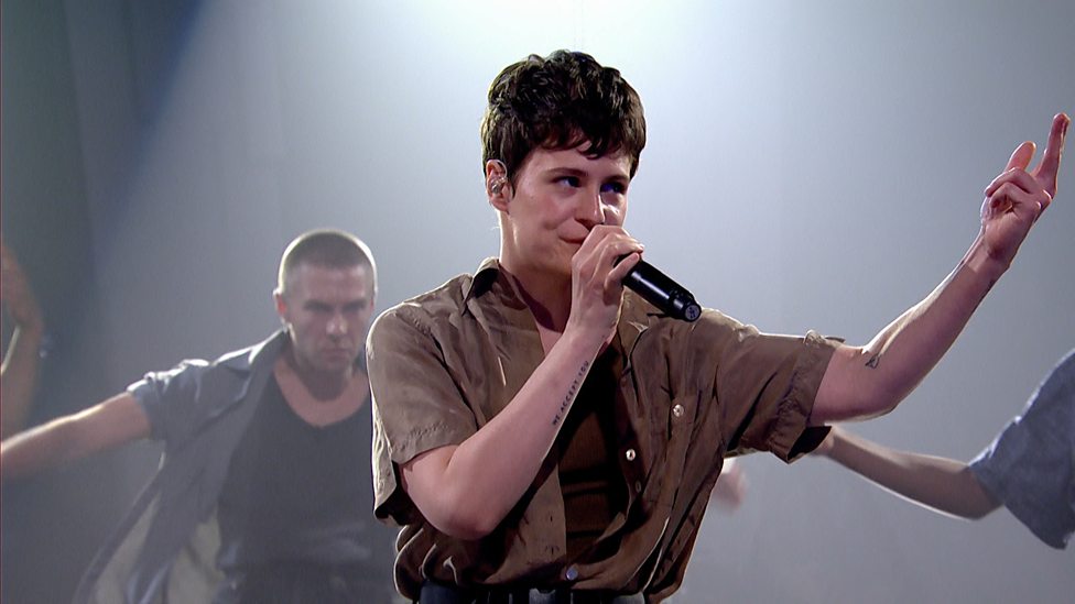 [WATCH] Christine and the Queens - Girlfriend