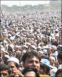 تظارهات مسلمانان در دهلی نو در مخالفت با سفر بوش