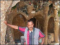 Estevão Silva da Conceição mostra sua casa