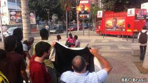 Gravação de peça de campanha de José Eduardo dos Santos (Foto: João Fellet/BBC Brasil)