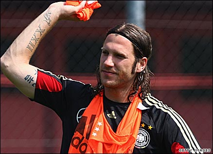 Torsten Frings has overcome a rib problem to play against Turkey