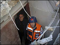 Người Israel xem xét hư hại vì tên lửa bắn từ Libăng