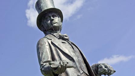 Isambard Kingdom Brunel statue in Neyland