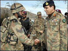 ژنرال کیانی( راست)