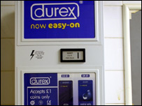 Bir prezervatif satış makinesi