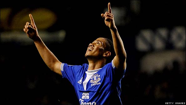 Steven Pienaar celebrates an Everton goal