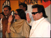 कांग्रेस दफ़्तर में बप्पी लाहिड़ी 