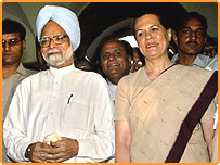 من موہن سنگھ سیاست دان کم، بیوروکریٹ زیادہ؟