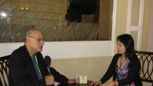 著名漢學家黎安友接受BBC記者嵇偉採訪