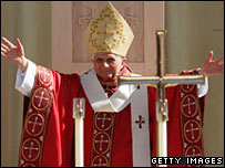 Papa Bento 16, durante missa em Washington